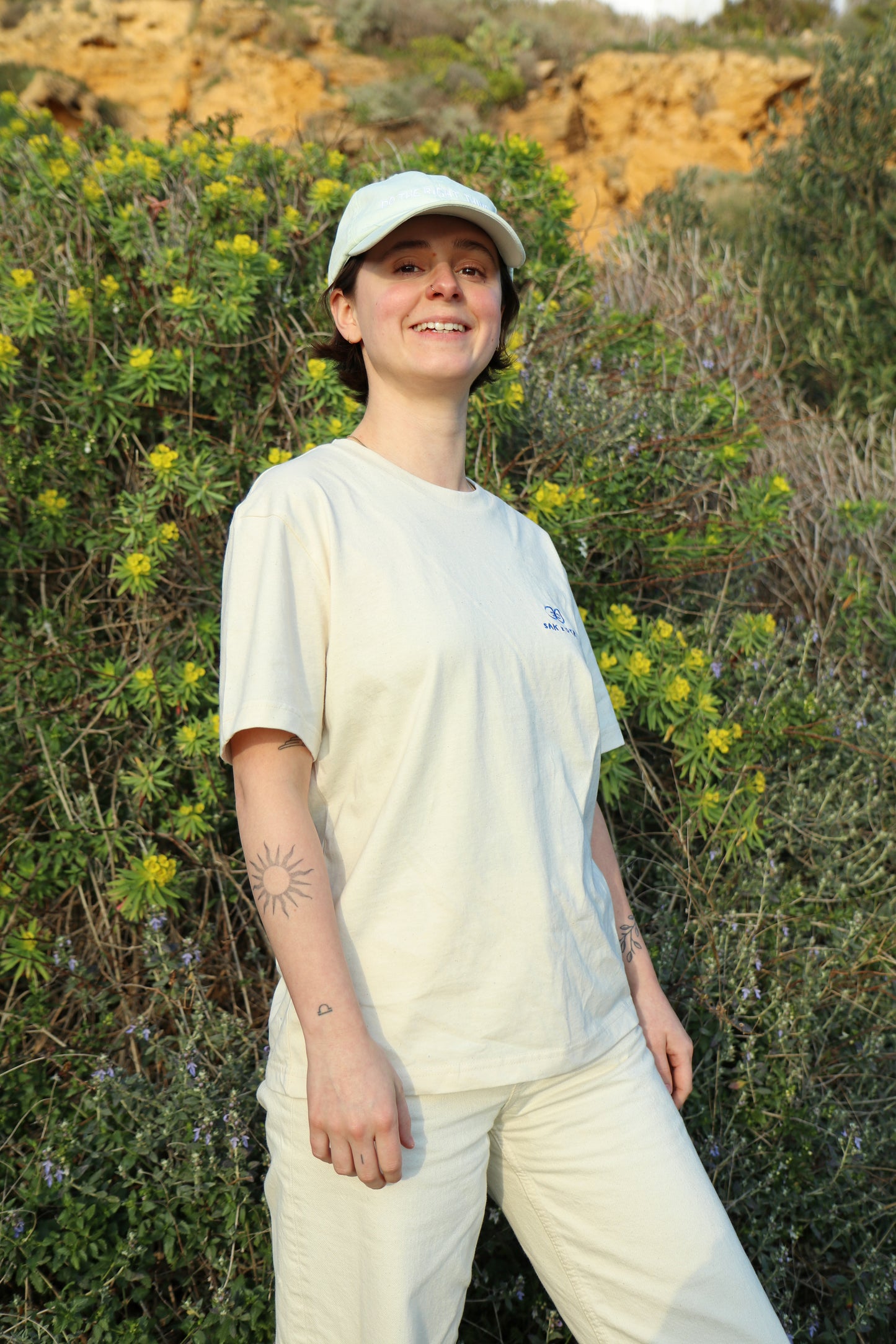 Geborduurd T-shirt van biologisch katoen - Do The Right Thing
