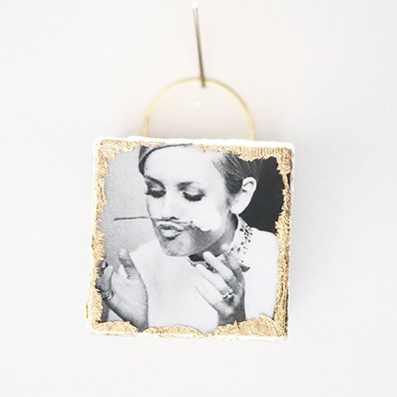 Between nose and mouth - vintage blokje