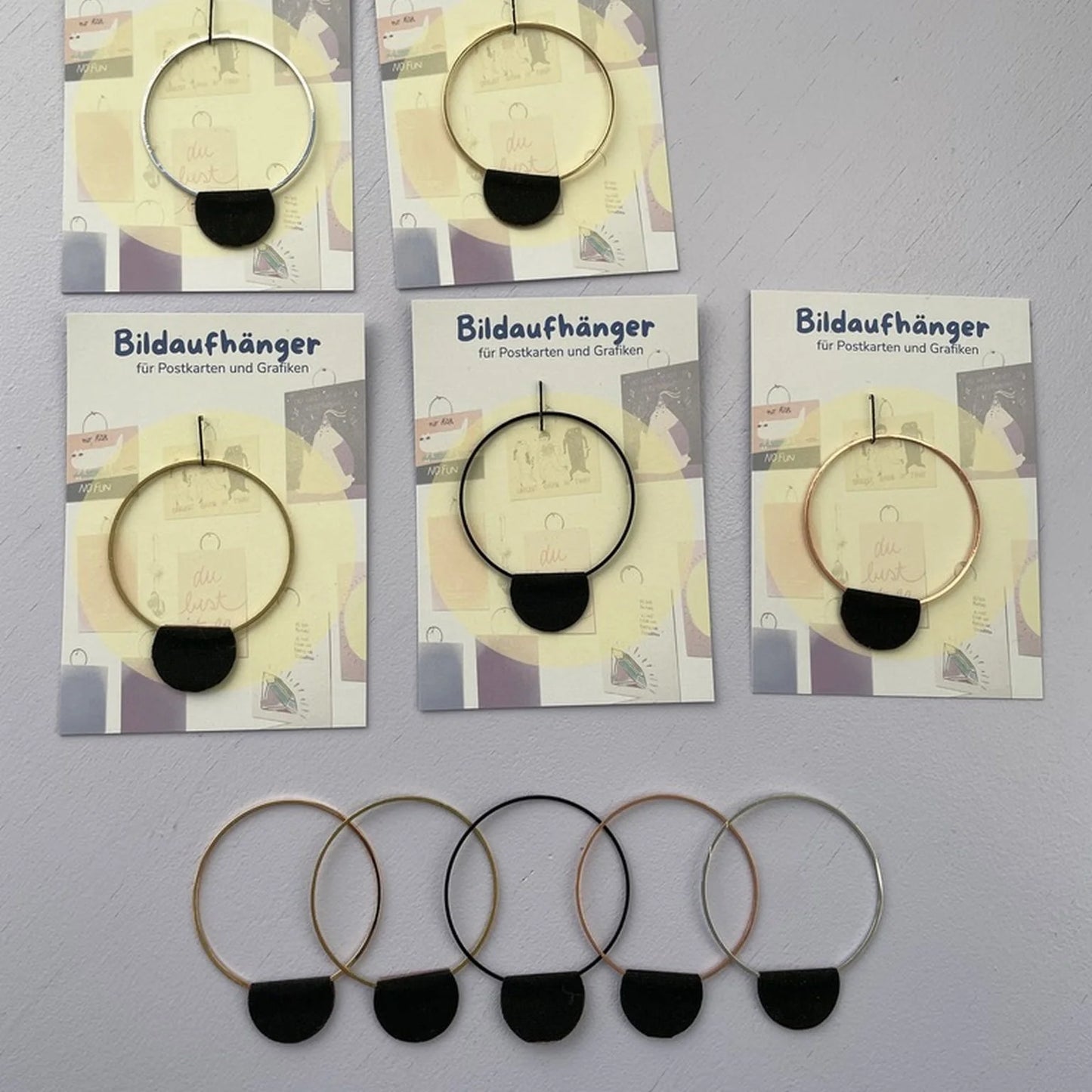 Hanger voor het ophangen van ansichtkaarten / foto's – grote cirkel - woondecoratie