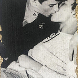 Kissing men