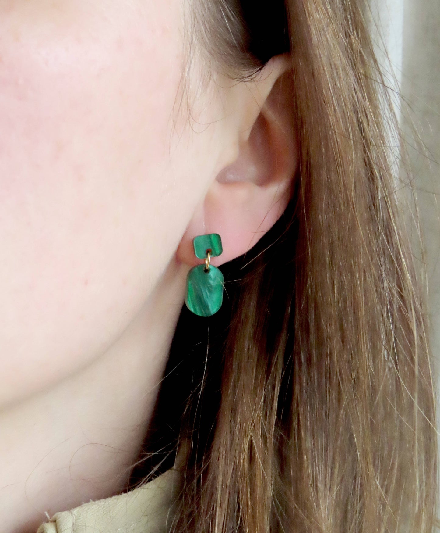 Groene Gemarmerde Mini Oorbellen