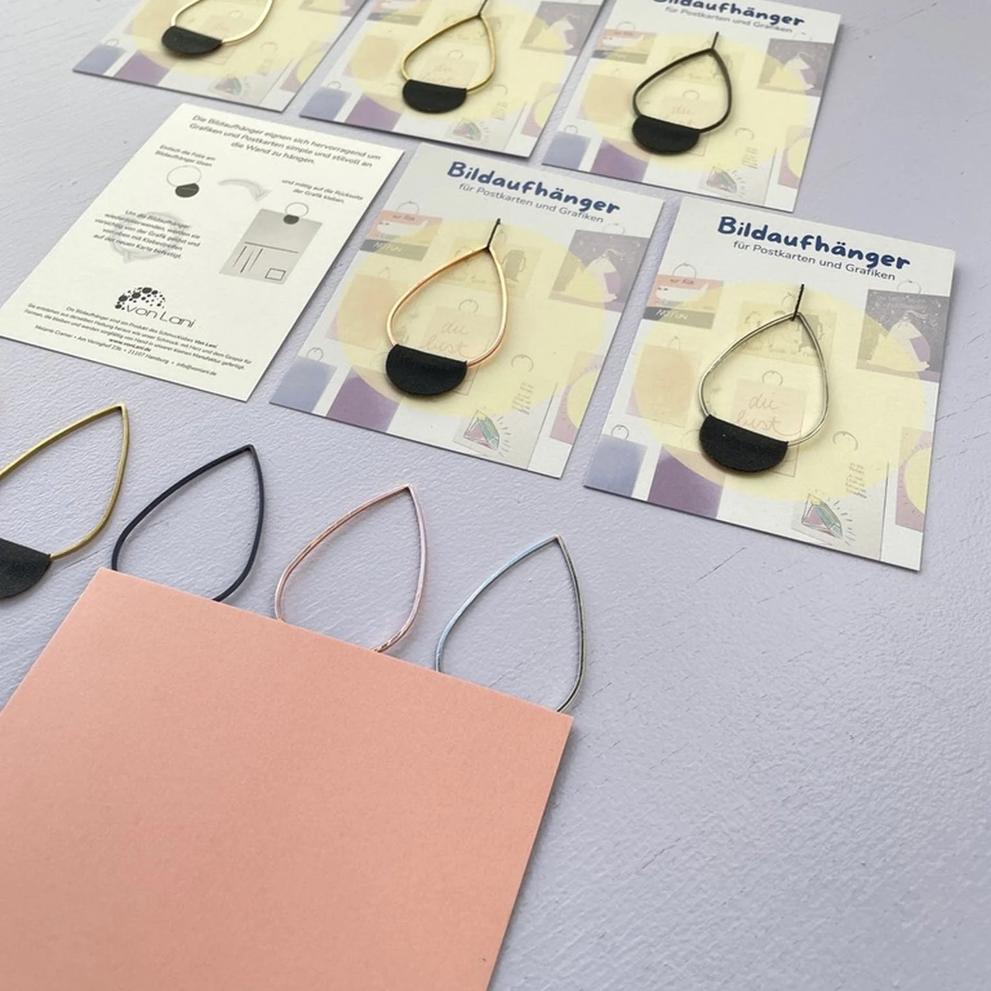 Hanger voor het ophangen van ansichtkaarten / foto's – grote druppel - woondecoratie