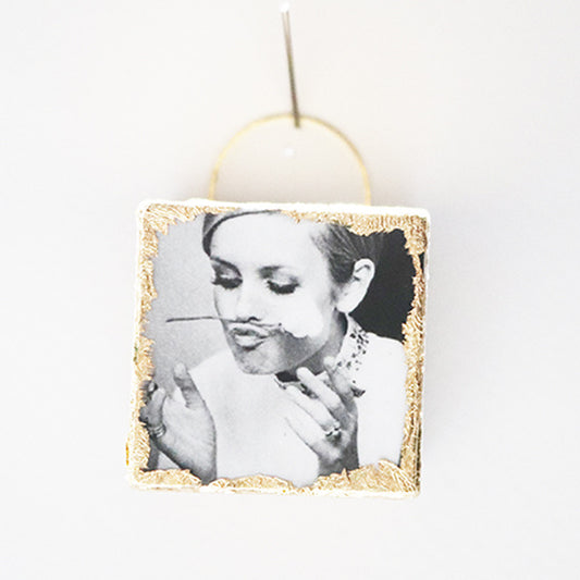 Between nose and mouth - vintage blokje