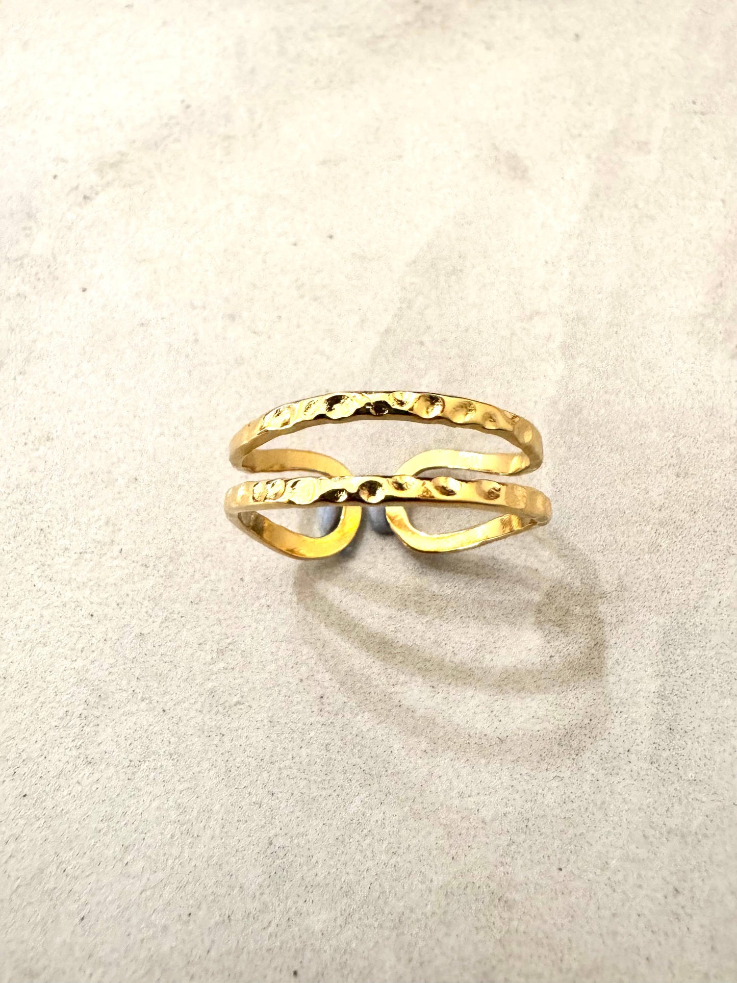 Verstelbare ring van gehammerd roestvrij staal - 14k verguld