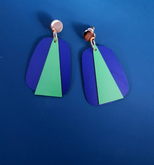 JASPER – Kleurrijke geometrische oorbellen van Formica – Blue/Green