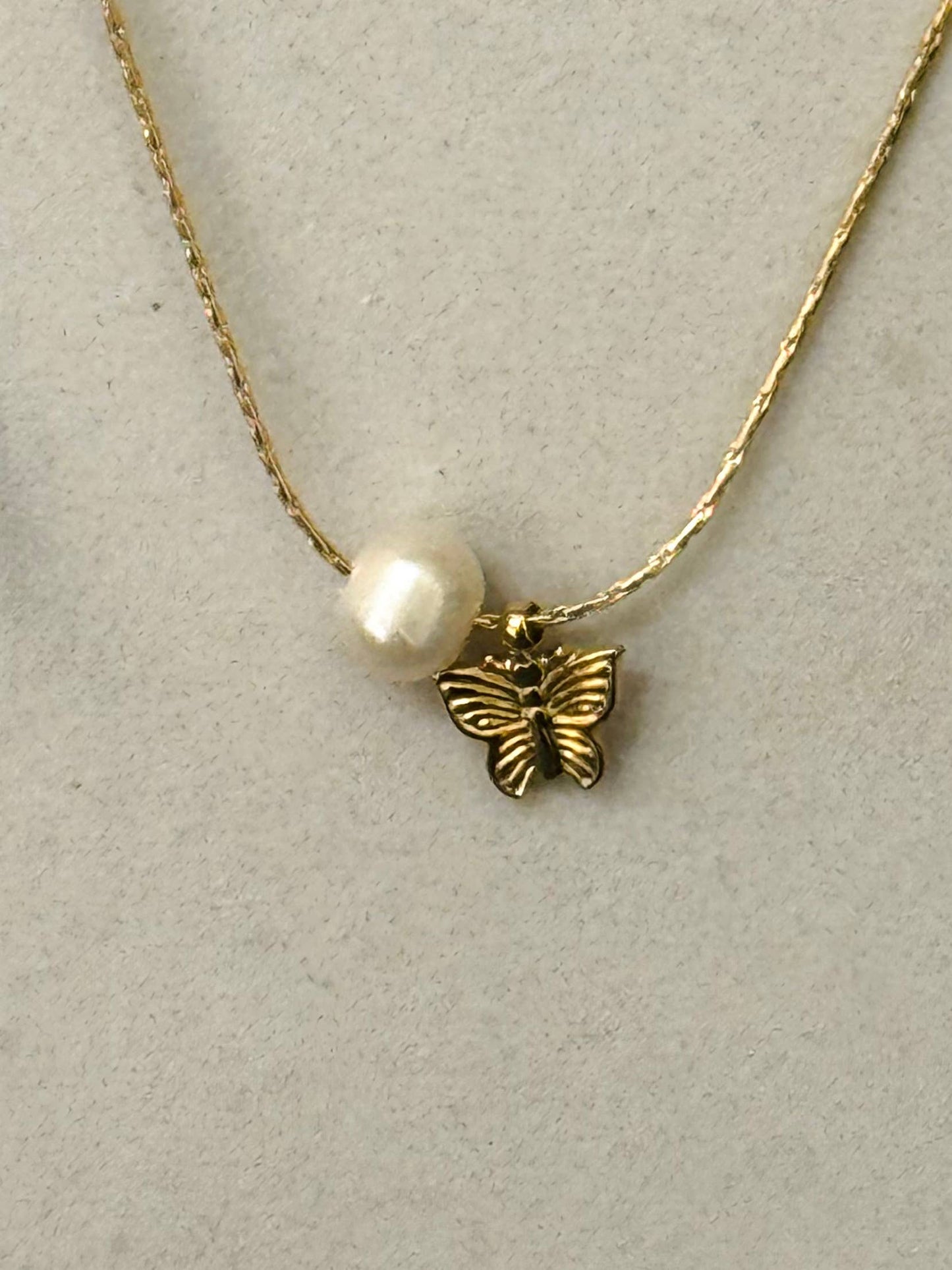 Vlinder Ketting met Parelaccent - Stainless Steel Goud