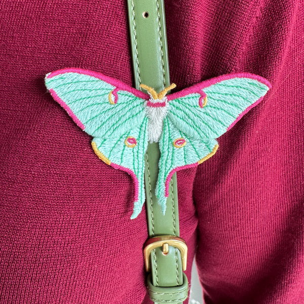 Maanvlinder - Geborduurde Broche