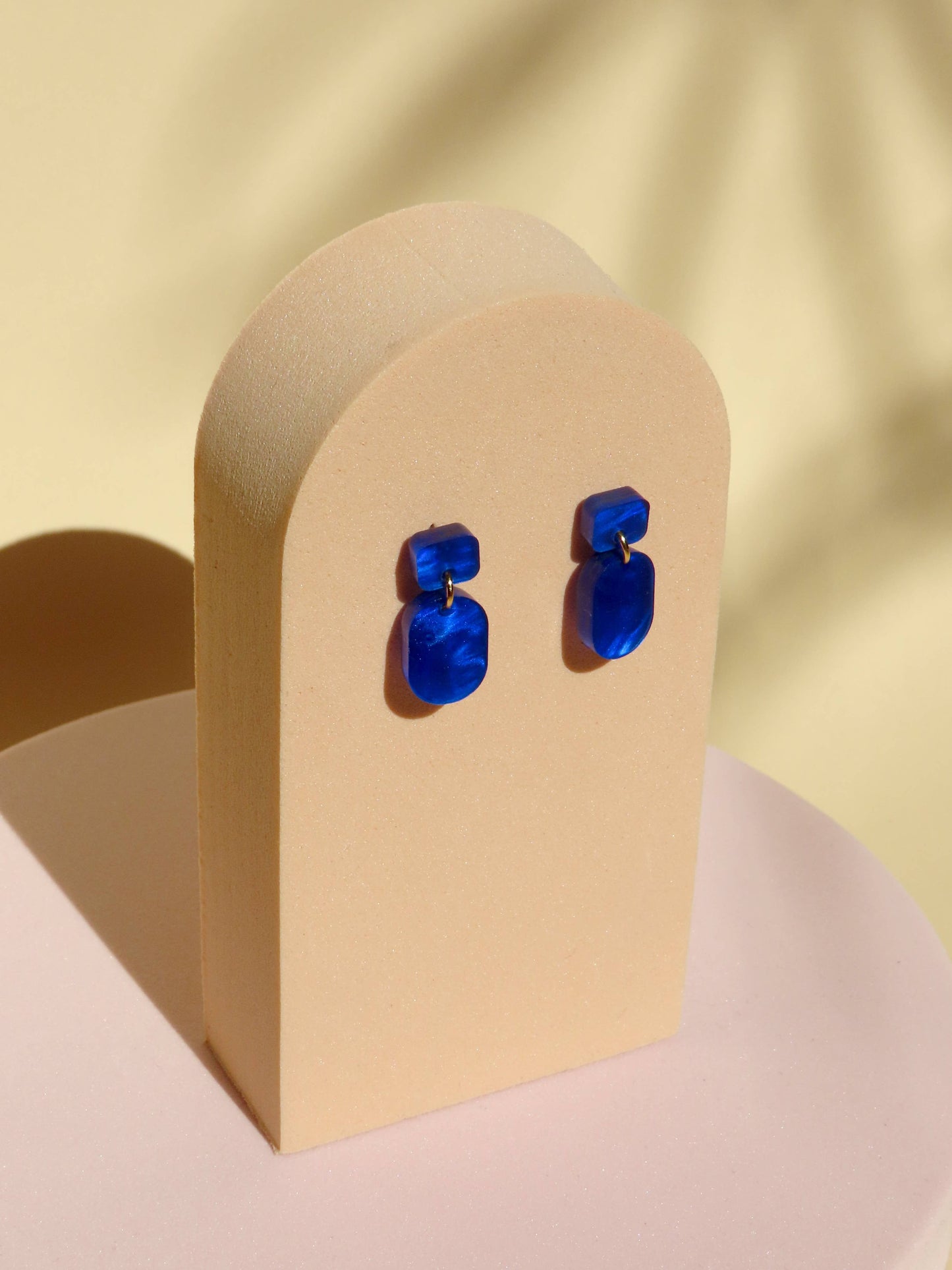 Blauwe Gemarmerde Mini Oorbellen