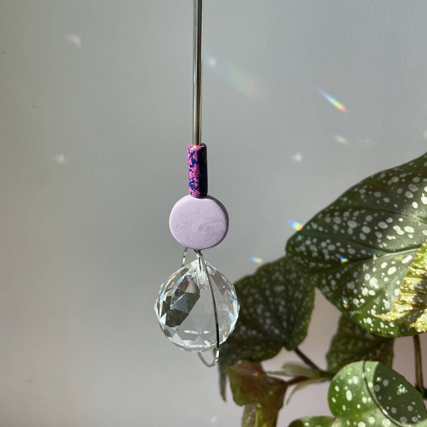 Suncatcher LIMITED / Lichtvanger / Raamkristal / Prisma - Disc lila violet zilver