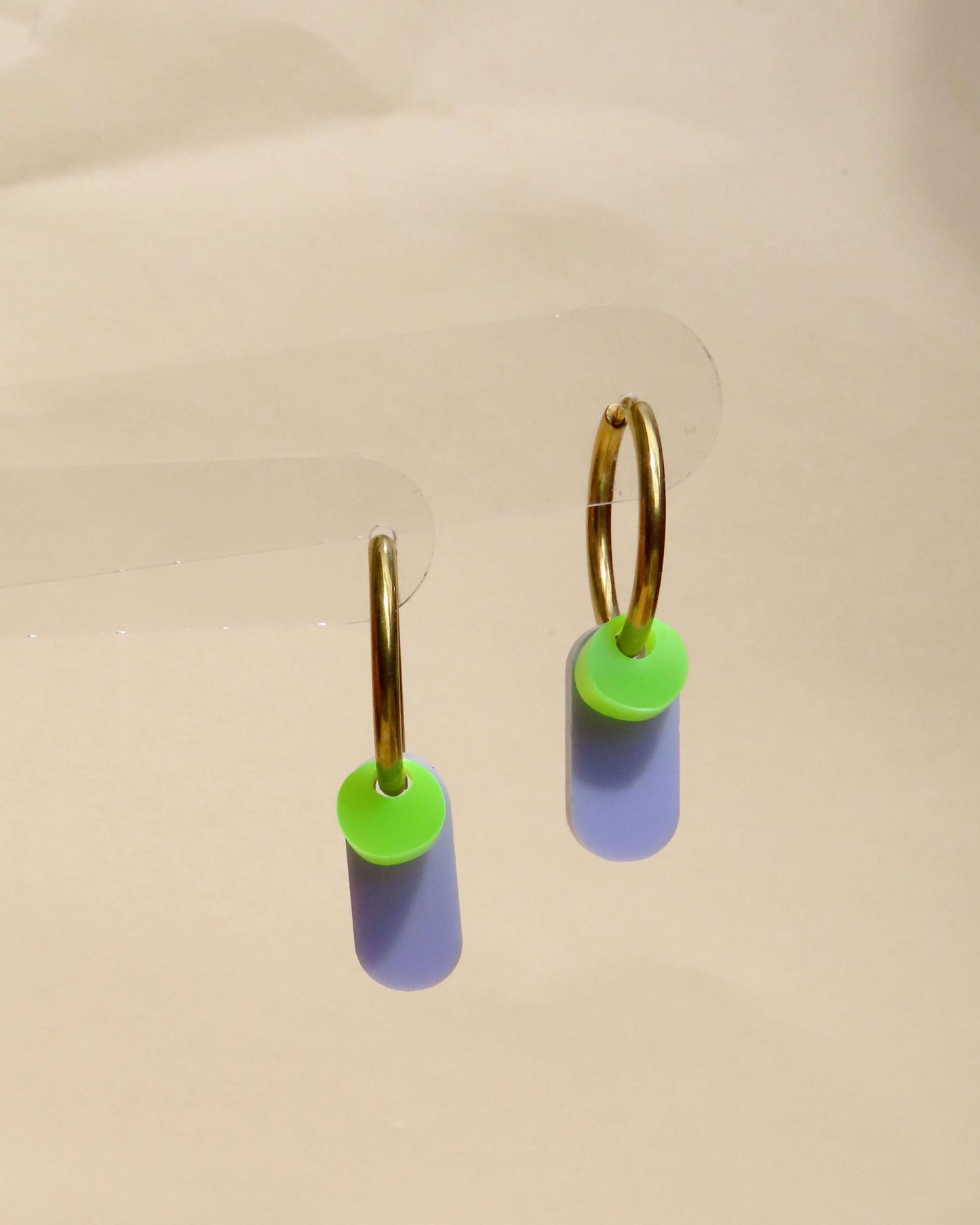 Dopamine Colors oorbellen Lila & Groen