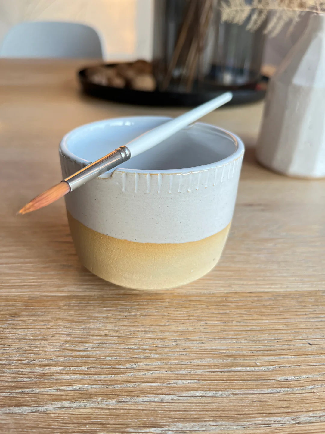 Artist brush cup