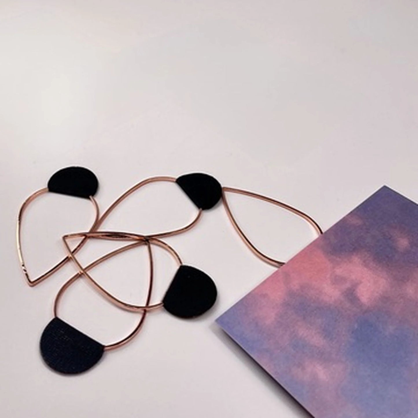 Hanger voor het ophangen van ansichtkaarten / foto's – grote druppel - woondecoratie