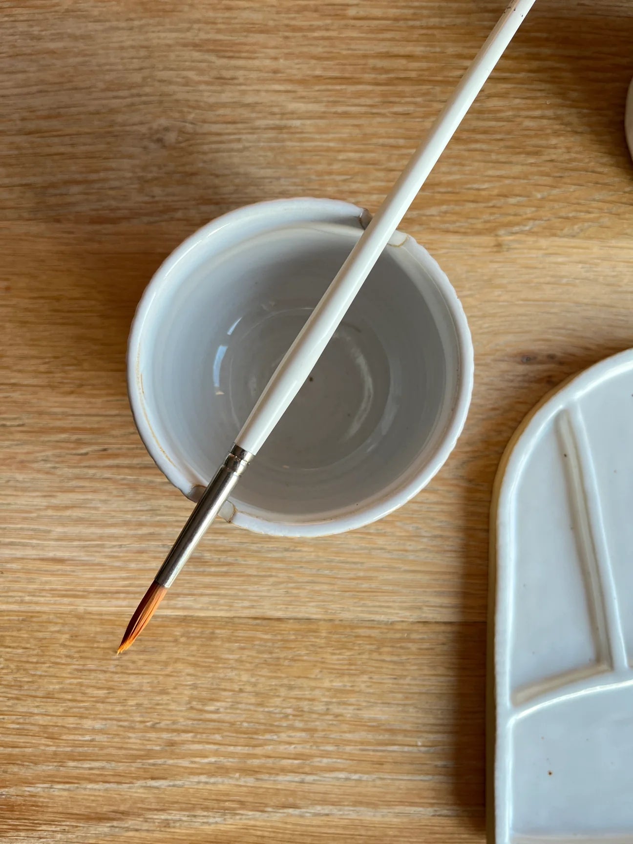 Artist brush cup