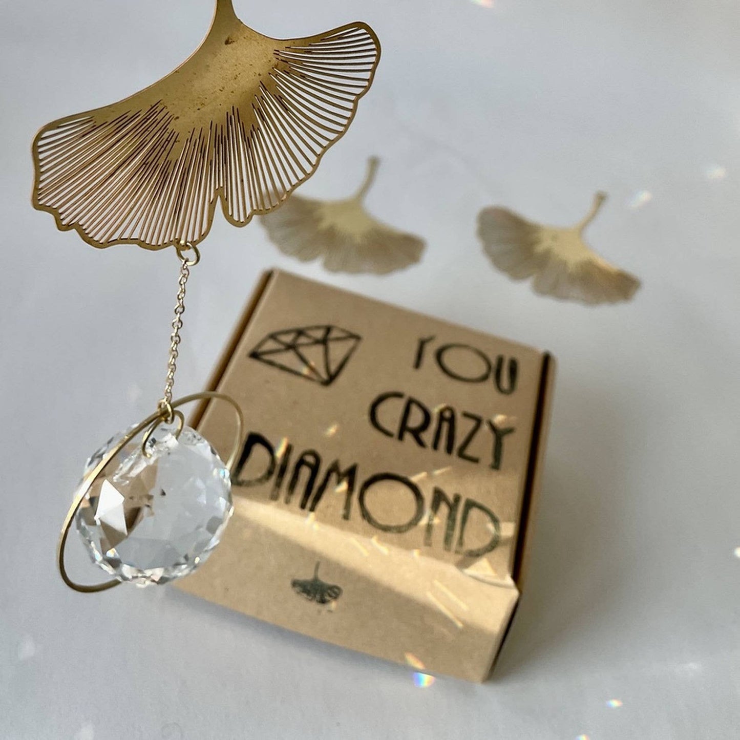 Suncatcher met ginkgo / raamhanger met kristallen prisma